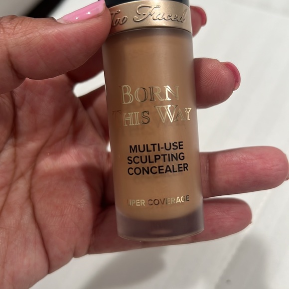 Too face concealer - Picture 2 of 5